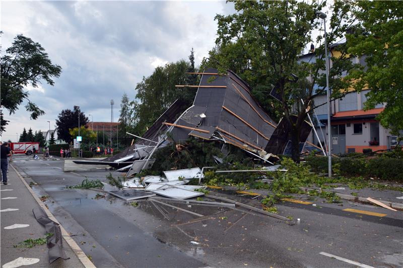 Slovenija: Olujno nevrijeme, manje poplave i tuča