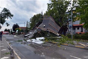 Slovenija: Olujno nevrijeme, manje poplave i tuča