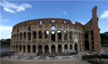 ITALY MONUMENT COLOSSEUM DOOR