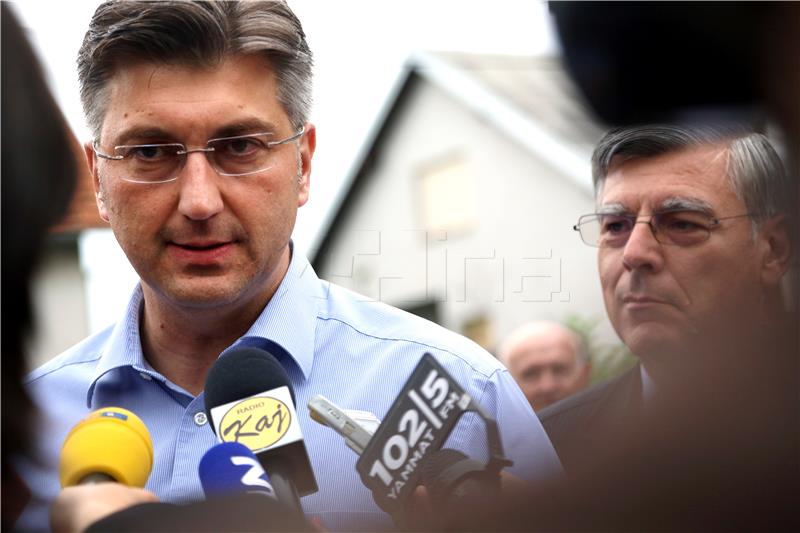 HDZ: Plenković na druženju s članovima zagrebačkoga Gradskog odbora stranke