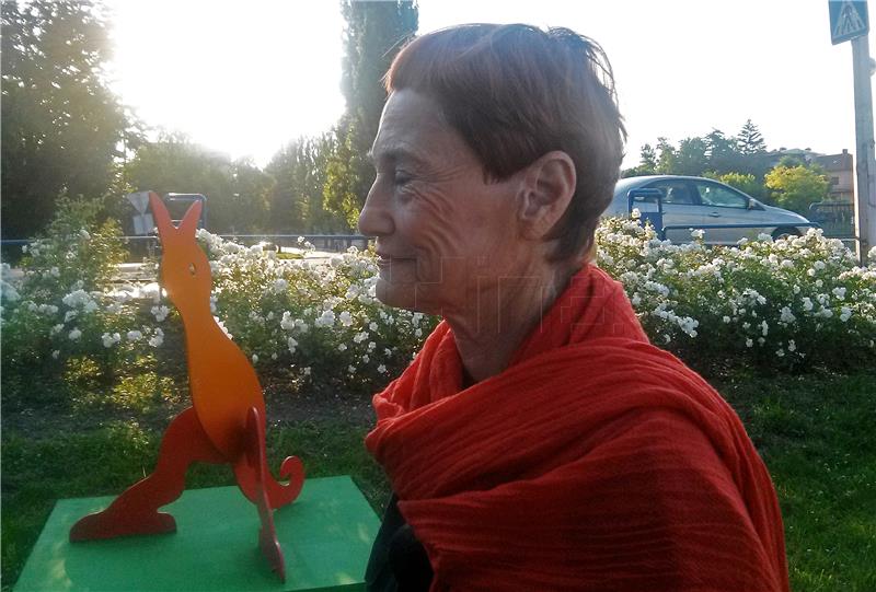 Two more sculptures made by Dina Merhav set up in Vinkovci