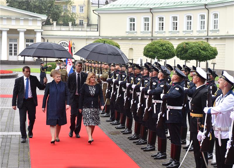 Vilnius: Predsjednica Grabar Kitarović susrela se s litavskom predsjednicom