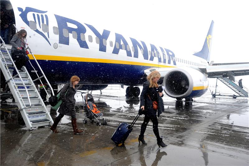 Ryanair sa skromnim rastom dobiti, upozorava na Brexit 