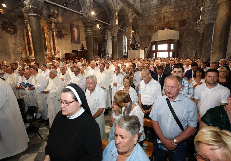 Biskupsko ređenje novoimenovanog šibenskog biskupa mons. Tomislava Rogića