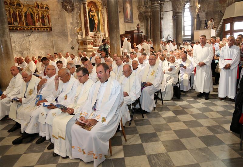 Biskupsko ređenje novoimenovanog šibenskog biskupa mons. Tomislava Rogića