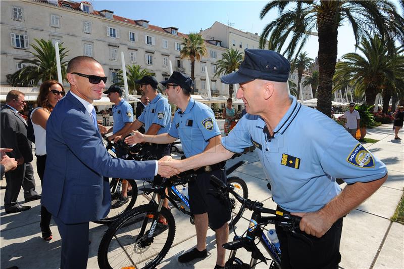 Njemačka policija donirala bicikle splitskim kolegama