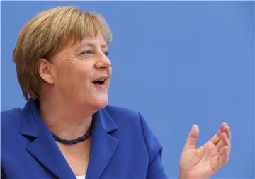 Merkel ne odustaje od politike otvorenih vrata unatoč napadima 