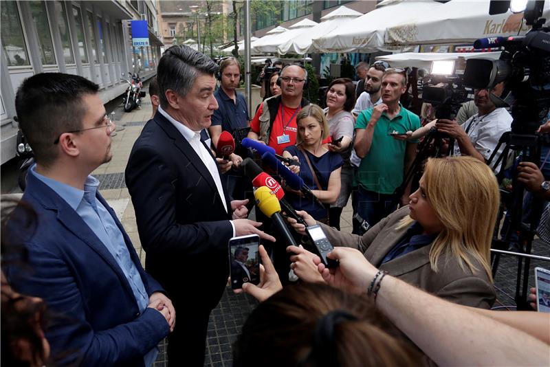 Milanović dao izjavu za medije nakon sjednice Glavnog odbora SDP-a