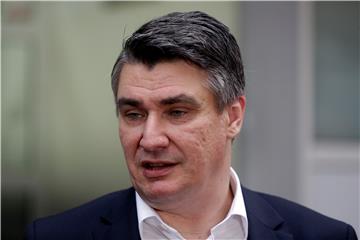 Milanović dao izjavu za medije nakon sjednice Glavnog odbora SDP-a