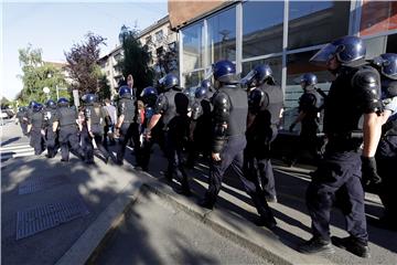 Zagreb: Izgredi tokom protestne akcije antiratnih aktivista, intervenirala policija 