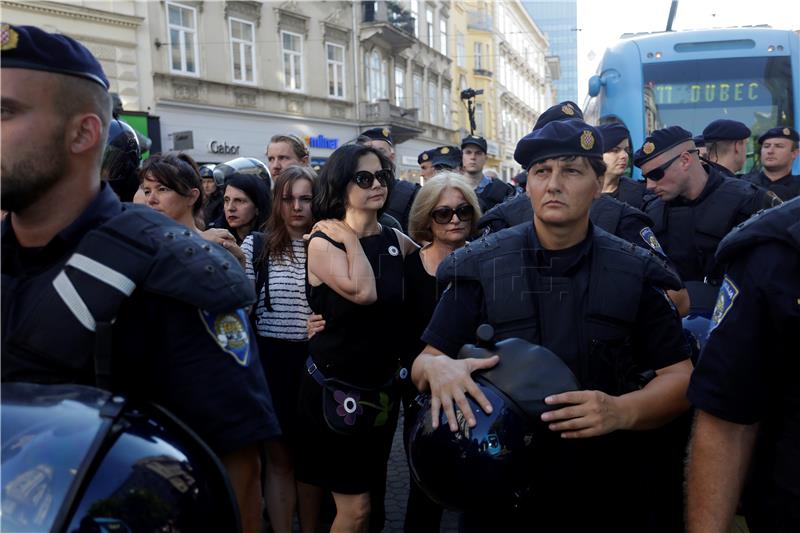 Zagreb: Izgredi tokom protestne akcije antiratnih aktivista, intervenirala policija 