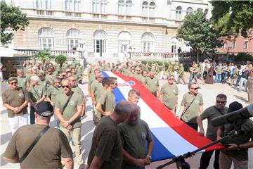 OBLJETNICA OLUJE Proslava "Oluje" u Rijeci polaganjem vijenaca te mimohodom u Opatiji 