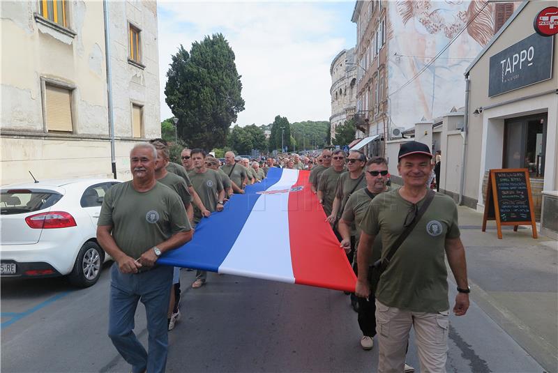 Pula: mimohod branitelja