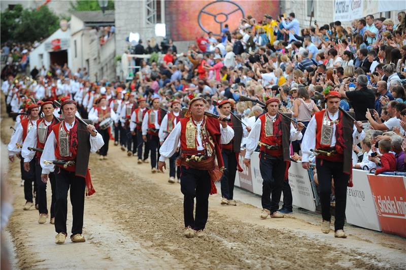 Počela završna utrka 301. Sinjske alke