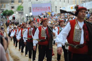 Počela završna utrka 301. Sinjske alke