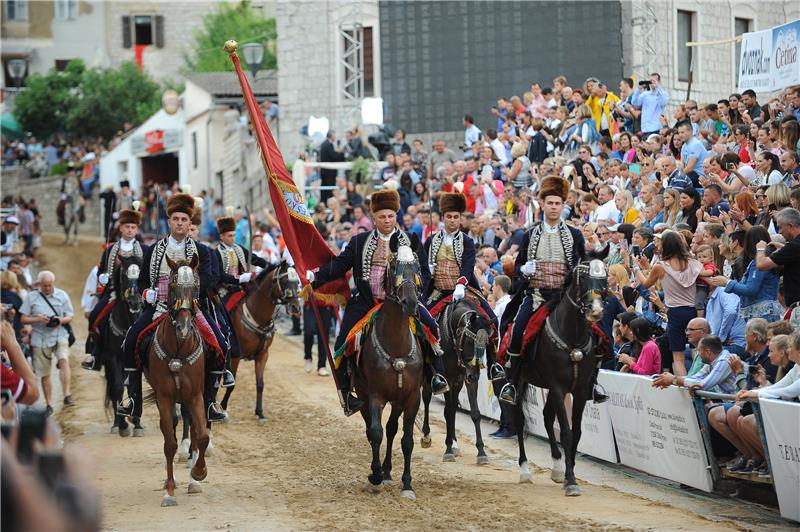 Počela završna utrka 301. Sinjske alke