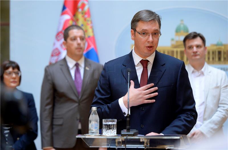 Vučić predao prijedlog ministara i najavio "vladu napretka i blagostanja"