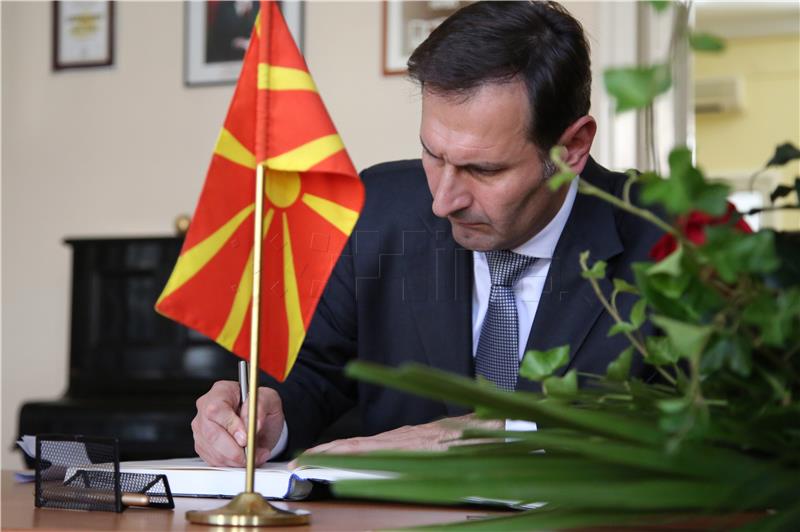 Croatian FM signs book of condolence at Macedonian embassy