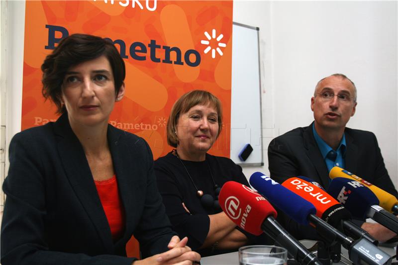 Konferencija za novinare stranke "Pametno"