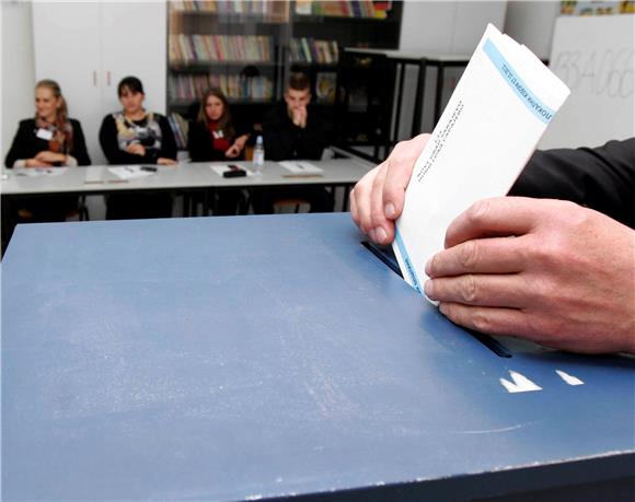 Bosnian Serb referendum banned in Brcko District