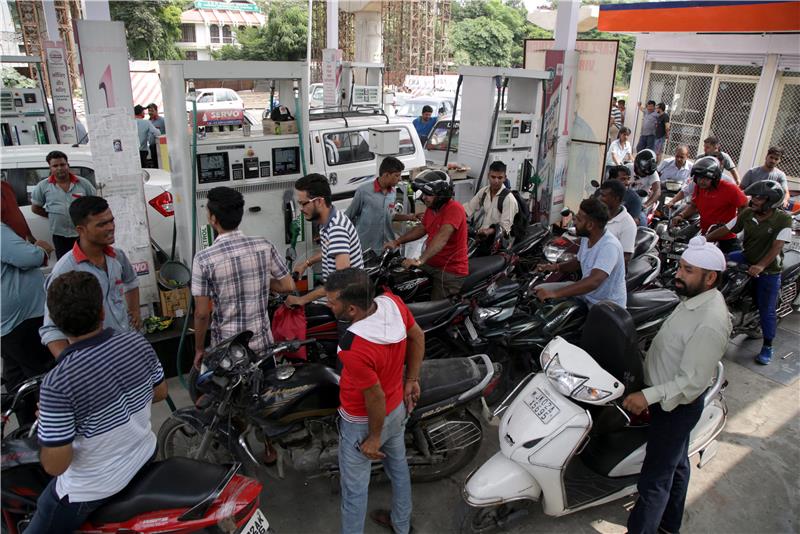 INDIA KASHMIR TRUCK DRIVERS STRIKE