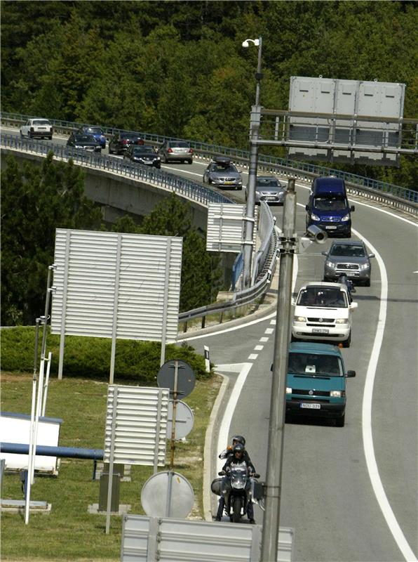 Kolone na ulazu u tunel Učka