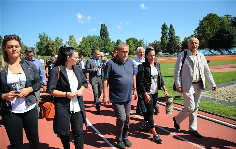 Milan Bandić i Ivana Brkljačić obišli stadion Mladosti na Savi