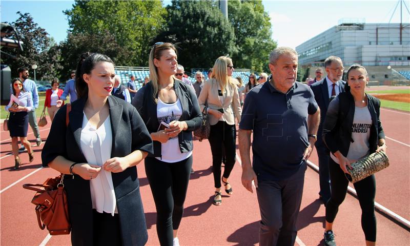 Milan Bandić i Ivana Brkljačić obišli stadion Mladosti na Savi