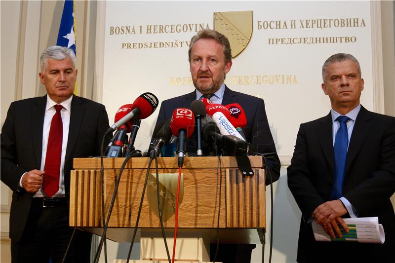 Izetbegovic to ask Const. Court to ban Serb entity referendum set for 25 Sept.