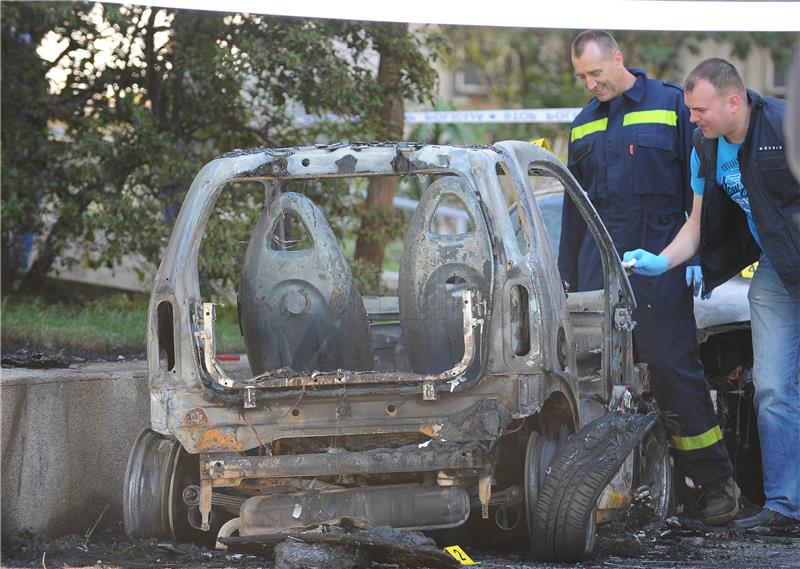 Automobile u Omišu zapalio Britanac