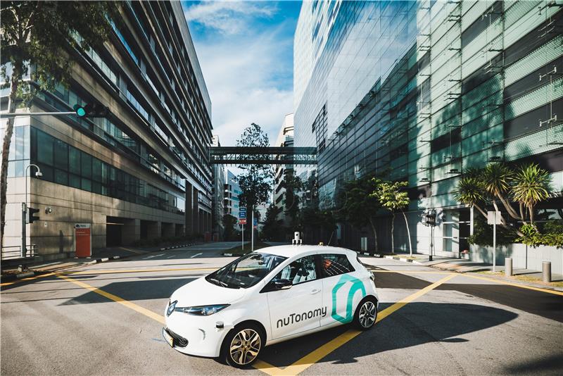 SINGAPORE ECONOMY DRIVERLESS TAXIS