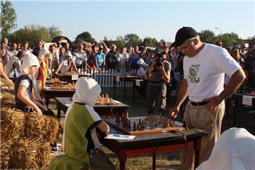 Gari Kasparov na Renesansnom festivalu zaigrao simultanku