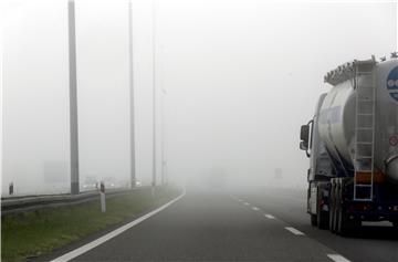 Jutarnja magla na autocesti Zagreb - Lipovljani