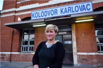 IZBORI 2016. Karlovac: Opačić s putnicima ranojutarnjih vlakova