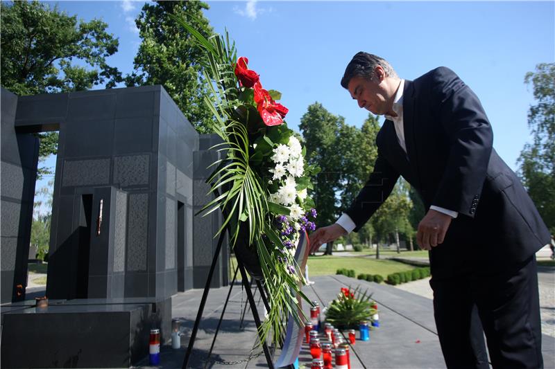 Milanović u Vukovaru na Memorijalnom groblju žrtava iz Domovinskog rata