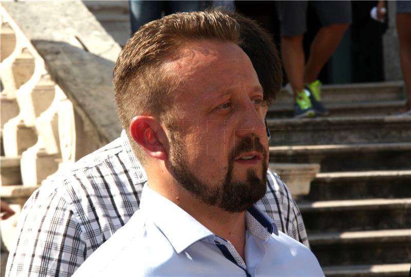 Dubrovnik: Ivan Tepeš (HSP AS) održao konferenciju za medije