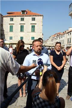 Dubrovnik: Ivan Tepeš (HSP AS) održao konferenciju za medije