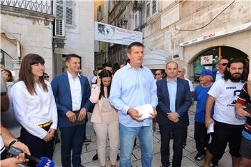 Split: Konferencija za medije Petrova i kandidata Mosta u X. izbornoj jedinici