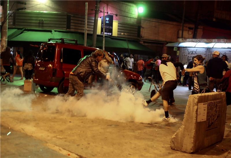 Brazilska policija suzavcem rastjerala prosvjednike protiv novog predsjednika Temera