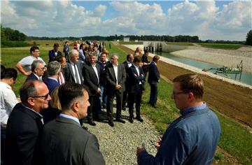 Slavonski Brod: Dovodni melioracijski kanal spojen sa Savom