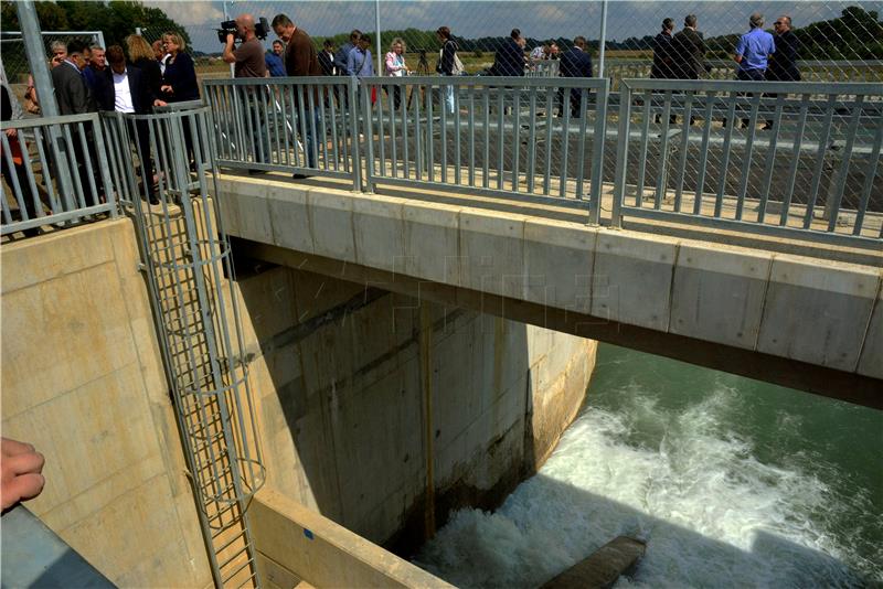 Slavonski Brod: Dovodni melioracijski kanal spojen sa Savom