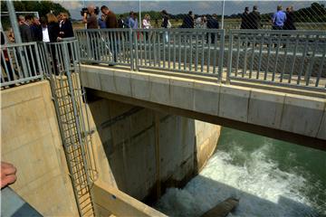 Slavonski Brod: Dovodni melioracijski kanal spojen sa Savom