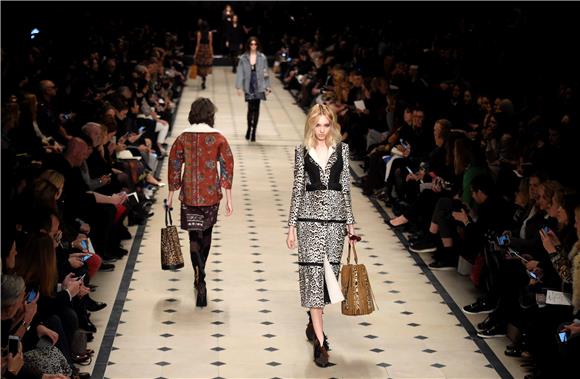 Burberry uveo trend nabave nove modne kolekcije ravno s modne piste