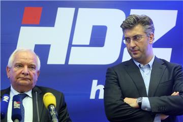 IZBORI 2016.  Daul tvrdi da odgoda primanja SNS-a u EPP nema veze s izborima u Hrvatskoj