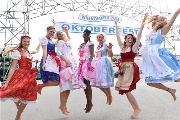 Njemački folk festival oborio rekord u broju ljudi u narodnim nošnjama