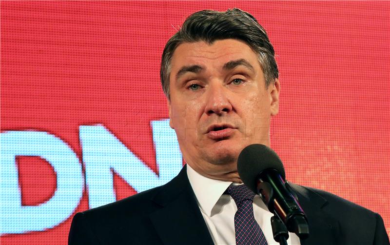 Milanovic looks set to step down as SDP chief