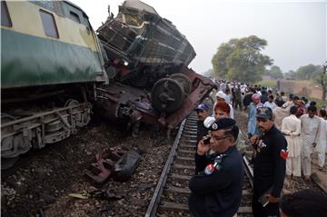 PAKISTAN TRAIN ACCIDENT