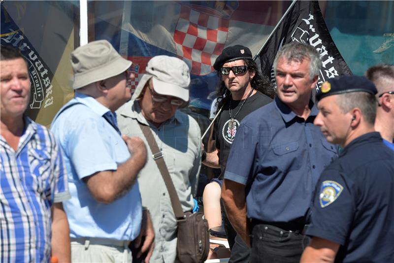 Two men reported for burning Serbian flag in Knin on Aug 5