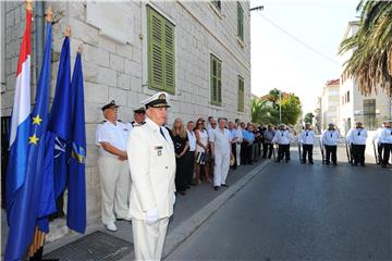 U Splitu otkrivena spomen-ploča na mjestu ustrojavanja prvog zapovjedništva HRM-a