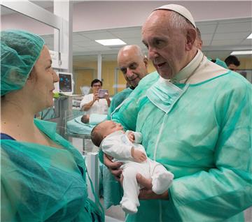 ITALY RELIGION POPE HOSPITAL VISIT